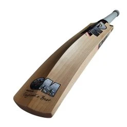 GM Icon 808 Cricket Bat -Sports - Hockey Cricket Gunn and Moore Icon Cricket Bat angled 1 2022 1